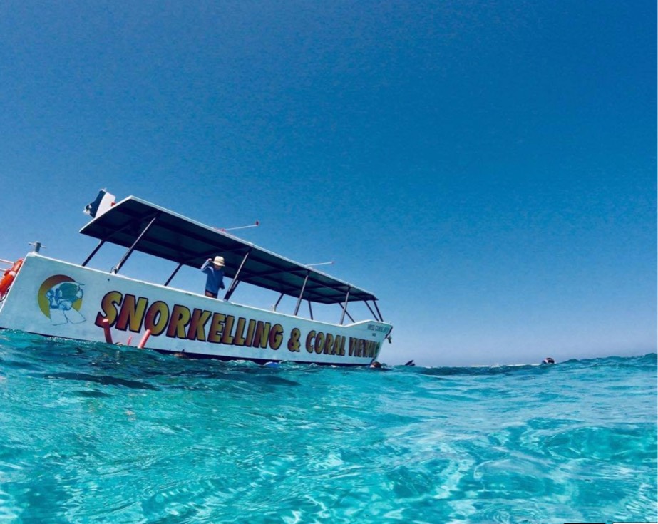 Ningaloo Coral Bay Boats Image